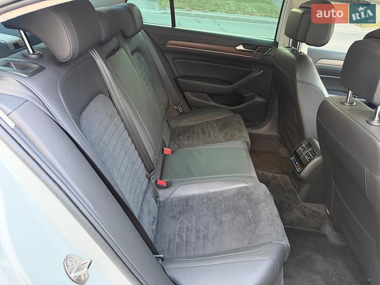Volkswagen Passat 2018 VIN WVWZZZ3CZJE172415 фото оголошення 7 з 29