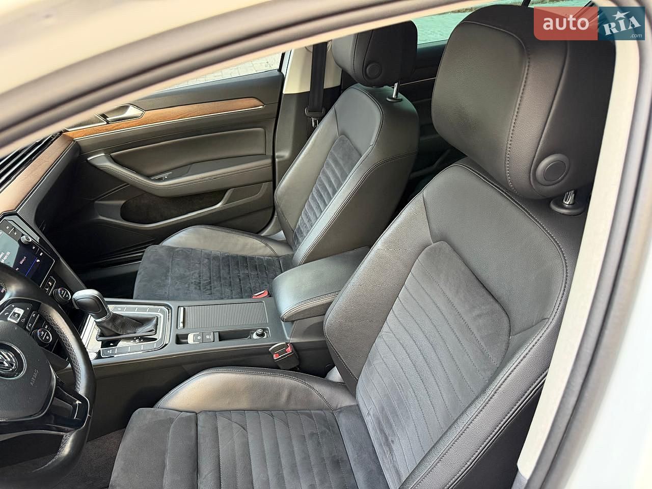Volkswagen Passat 2018 VIN WVWZZZ3CZJE172415 фото оголошення 11 з 29