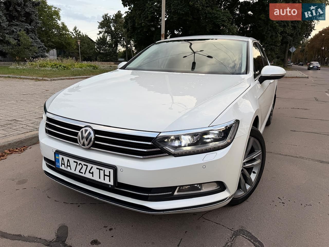 Volkswagen Passat 2018 VIN WVWZZZ3CZJE172415 фото оголошення 18 з 29