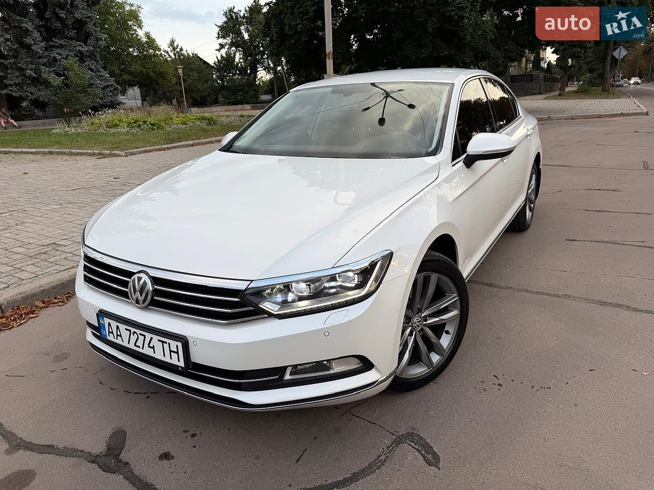 Volkswagen Passat 2018 VIN WVWZZZ3CZJE172415 фото оголошення 26 з 29