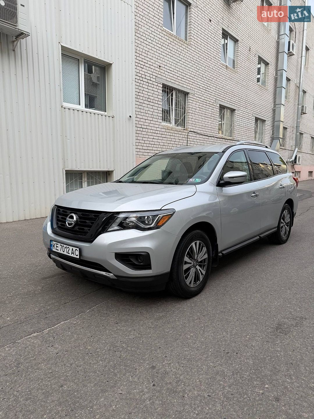 Nissan Pathfinder 2018 VIN 5N1DR2MM7KC589755 фото оголошення 2 з 25