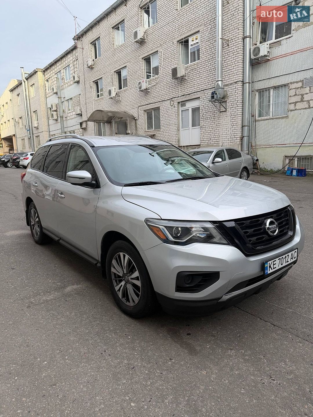 Nissan Pathfinder 2018 VIN 5N1DR2MM7KC589755 фото оголошення 4 з 25