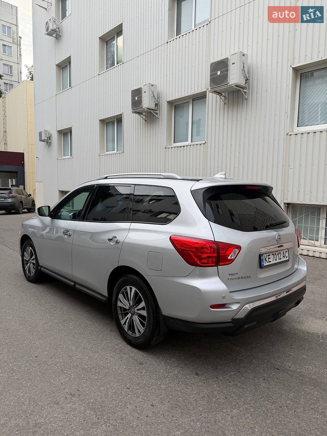 Nissan Pathfinder 2018 VIN 5N1DR2MM7KC589755 фото оголошення 9 з 25