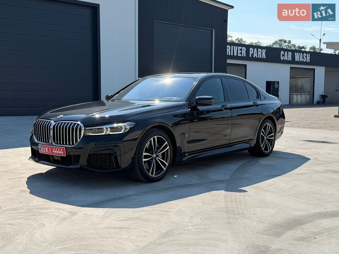 BMW 7 Series 2022 VIN WBA7B81030CG88404 фото оголошення 2 з 65