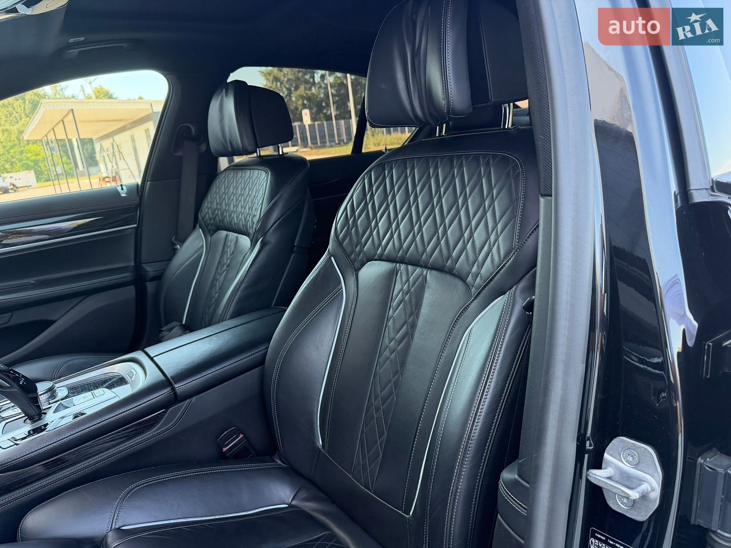 BMW 7 Series 2022 VIN WBA7B81030CG88404 фото оголошення 32 з 65