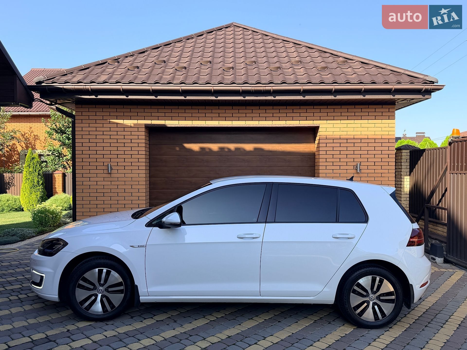 Volkswagen e-Golf 2018 VIN WVWZZZAUZJW906064 фото оголошення 4 з 23