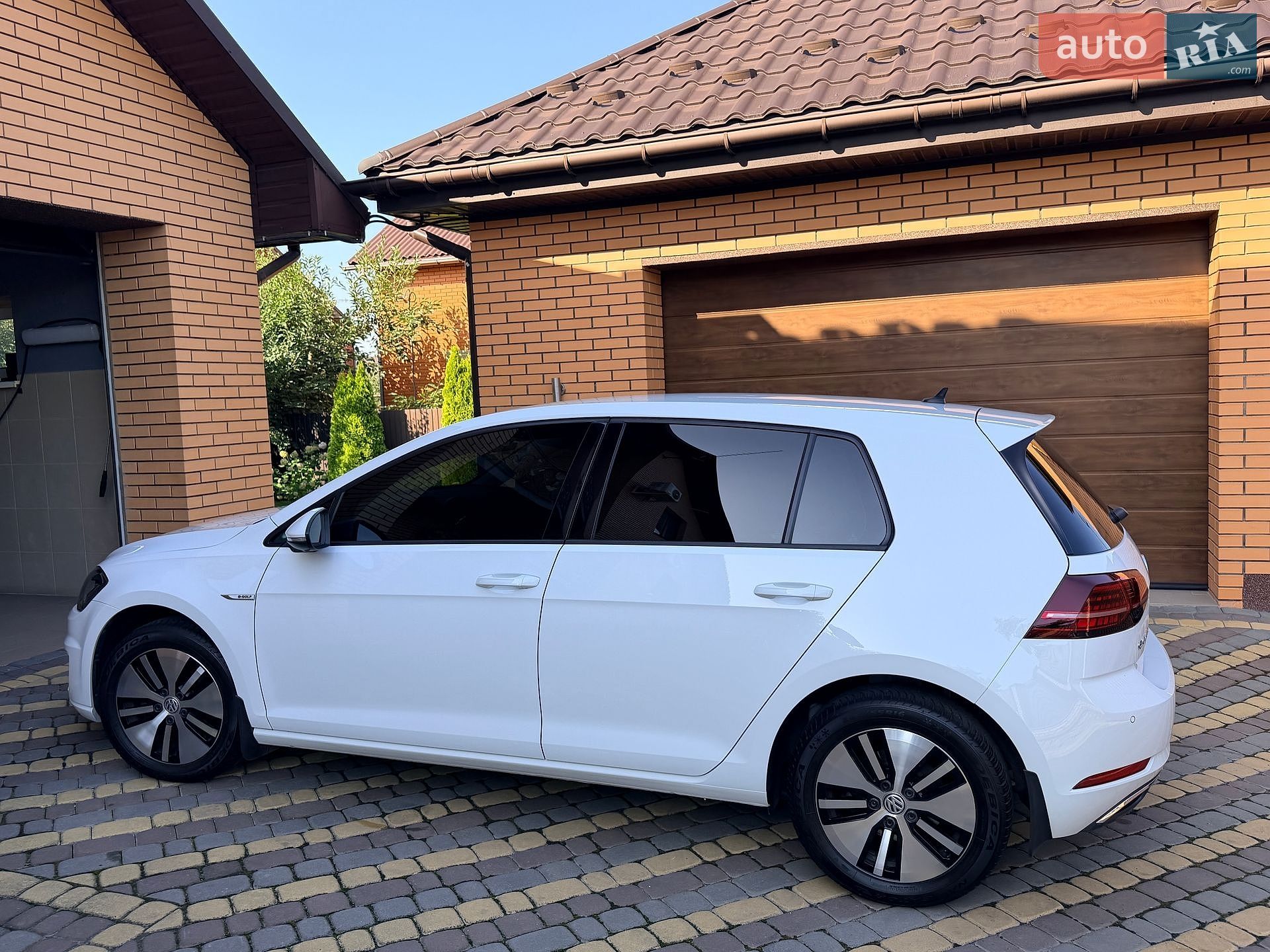 Volkswagen e-Golf 2018 VIN WVWZZZAUZJW906064 фото оголошення 5 з 23