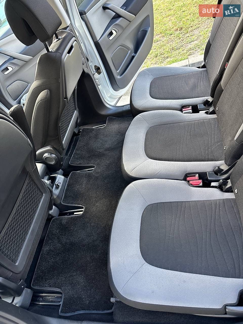 Citroen Grand C4 Picasso 2016 VIN VF73ABHXTGJ544736 фото оголошення 11 з 19
