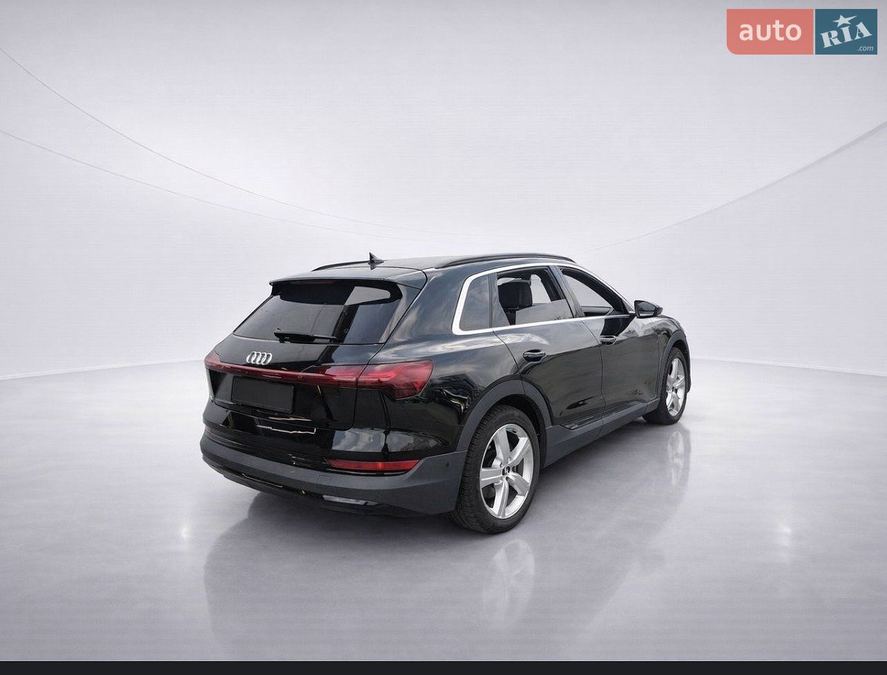 Audi e-tron 2023 VIN WAUZZZGE6PB024415 фото оголошення 2 з 14