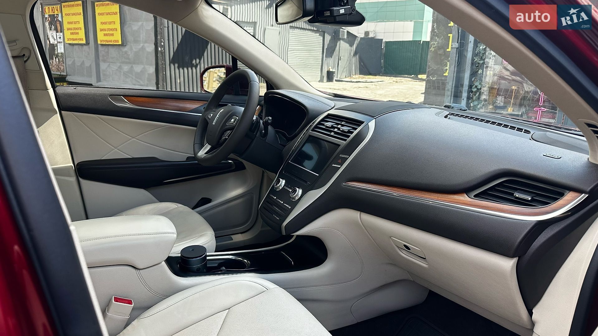 Lincoln MKC 2016 VIN 5LMCJ3D99GUJ27118 фото оголошення 7 з 14