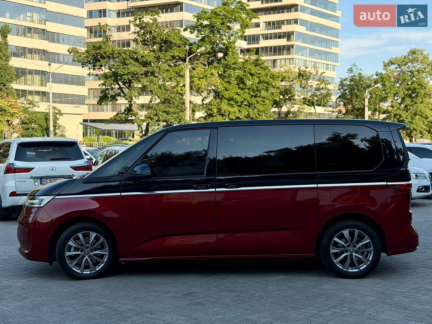 Volkswagen Multivan 2021 VIN WV2ZZZSTZNH000628 фото оголошення 3 з 42