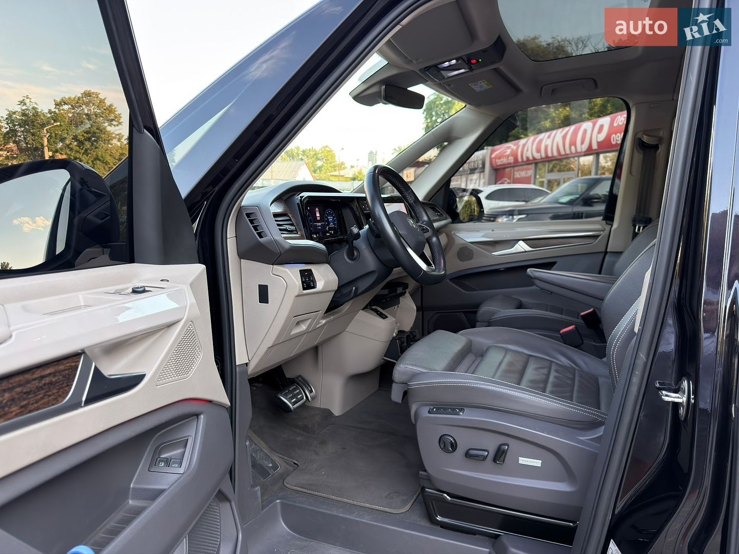 Volkswagen Multivan 2021 VIN WV2ZZZSTZNH000628 фото оголошення 17 з 42