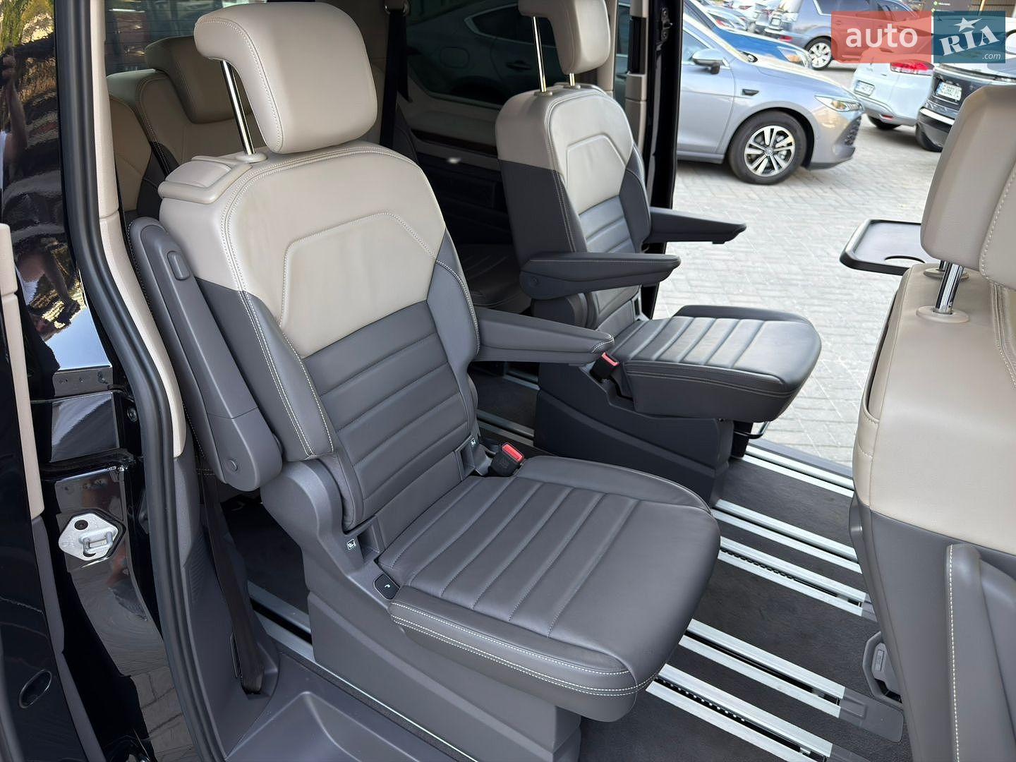 Volkswagen Multivan 2021 VIN WV2ZZZSTZNH000628 фото оголошення 24 з 42
