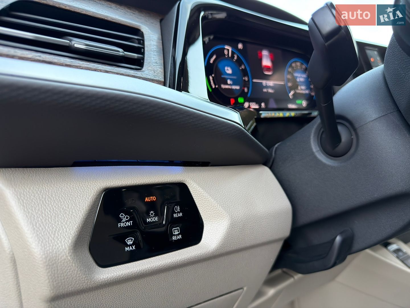 Volkswagen Multivan 2021 VIN WV2ZZZSTZNH000628 фото оголошення 30 з 42