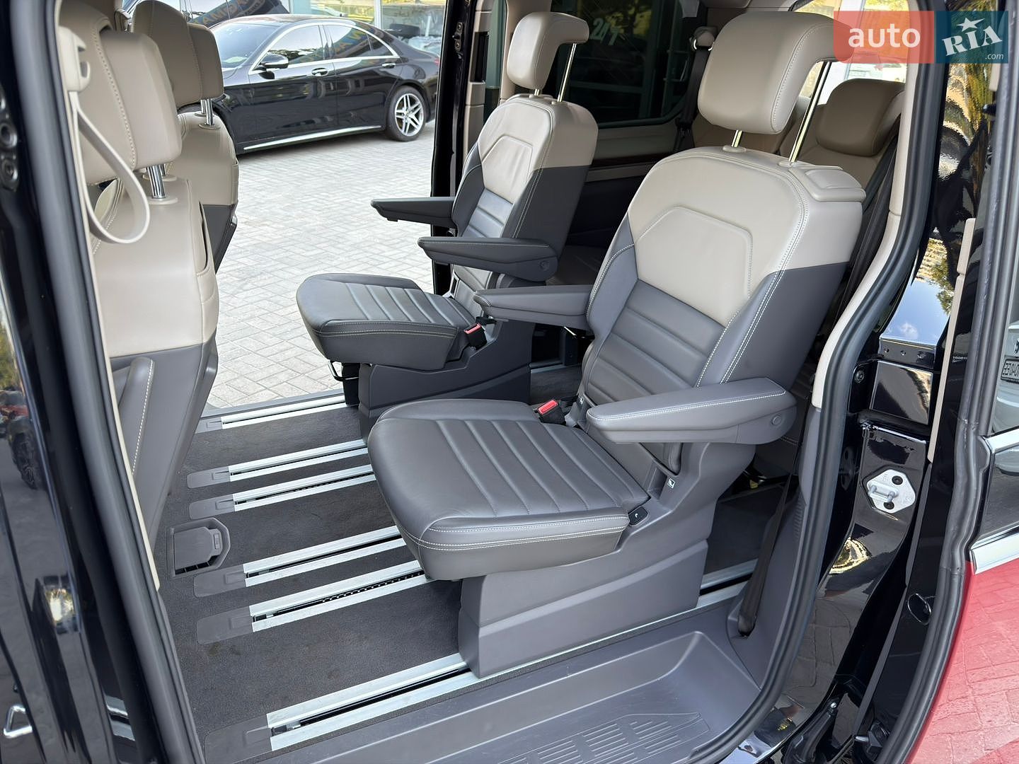 Volkswagen Multivan 2021 VIN WV2ZZZSTZNH000628 фото оголошення 32 з 42