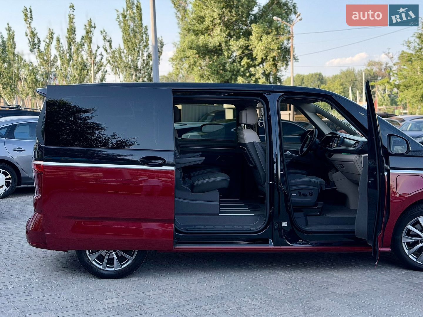 Volkswagen Multivan 2021 VIN WV2ZZZSTZNH000628 фото оголошення 35 з 42