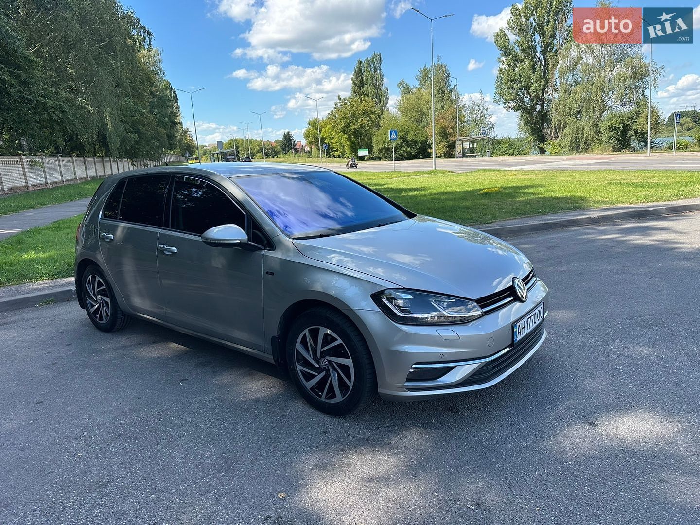 Volkswagen Golf 2018 VIN WVWZZZAUZKW030178 фото оголошення 5 з 22