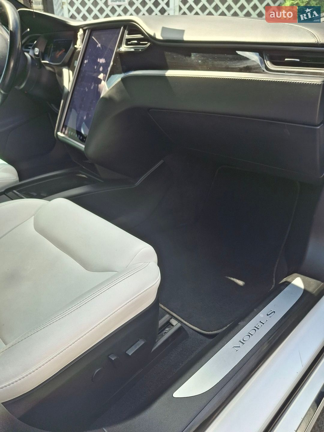 Tesla Model S 2020 VIN 5YJSA1E22LF412724 фото оголошення 19 з 52