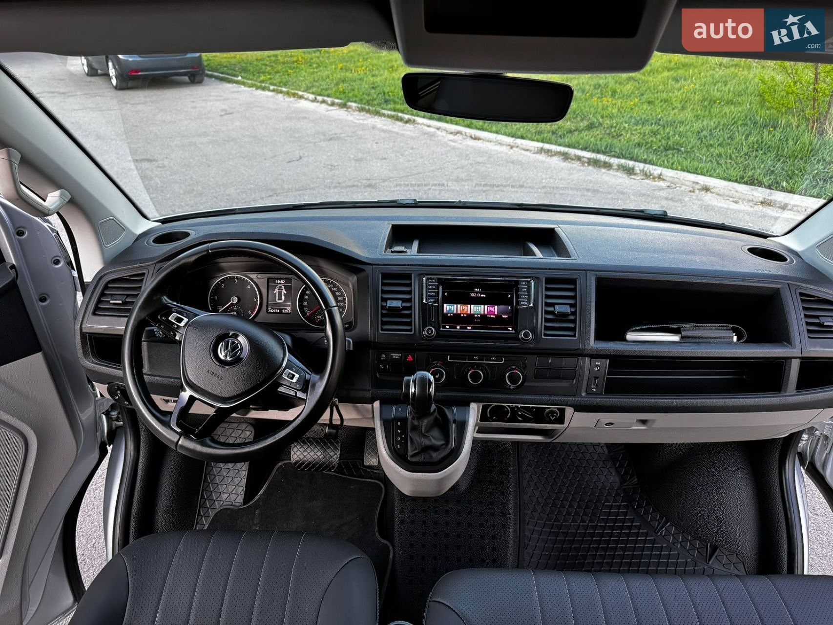 Volkswagen Transporter 2019 VIN WV1ZZZ7HZKX025813 фото оголошення 25 з 57