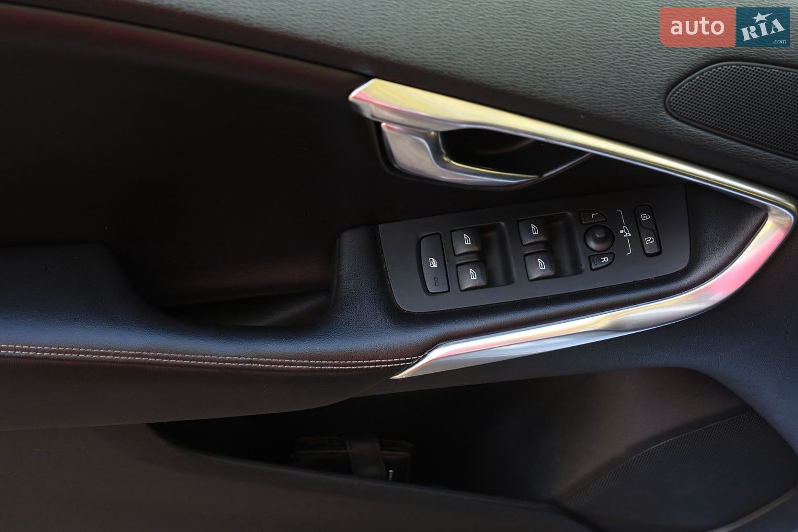 Volvo V40 2013 VIN YV1MV8461D2054411 фото оголошення 6 з 50