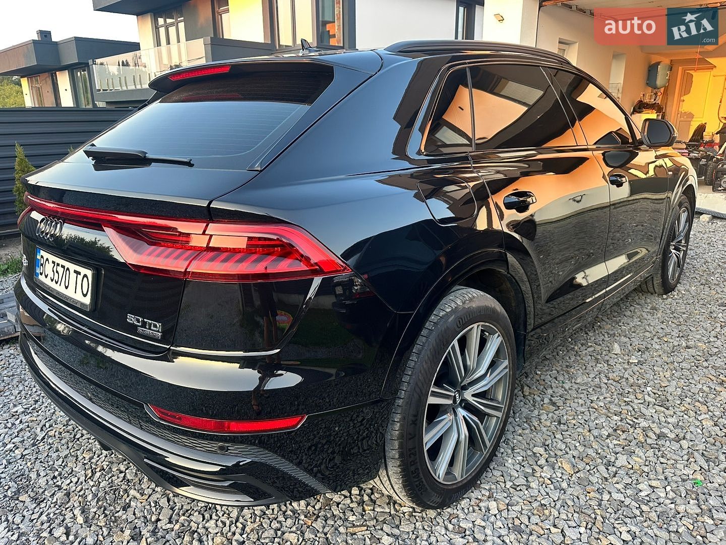 Audi Q8 2022 VIN WAUZZZF11ND014679 фото оголошення 5 з 44