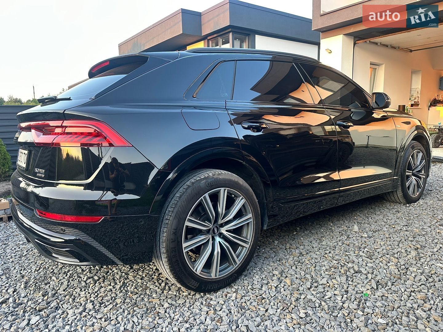 Audi Q8 2022 VIN WAUZZZF11ND014679 фото оголошення 7 з 44