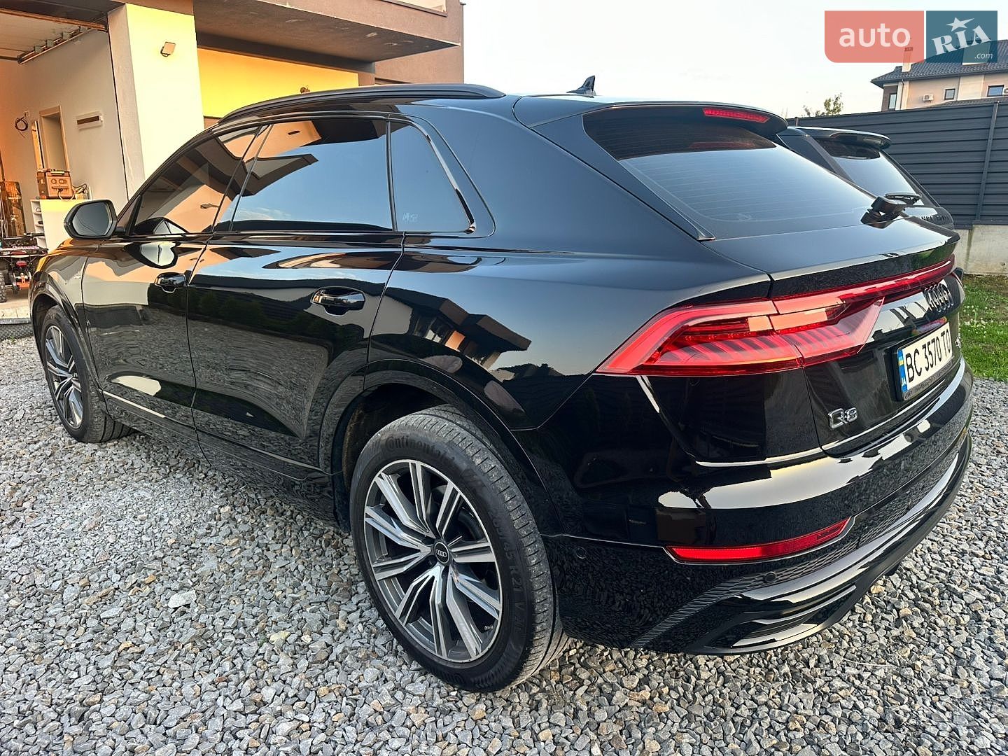 Audi Q8 2022 VIN WAUZZZF11ND014679 фото оголошення 8 з 44