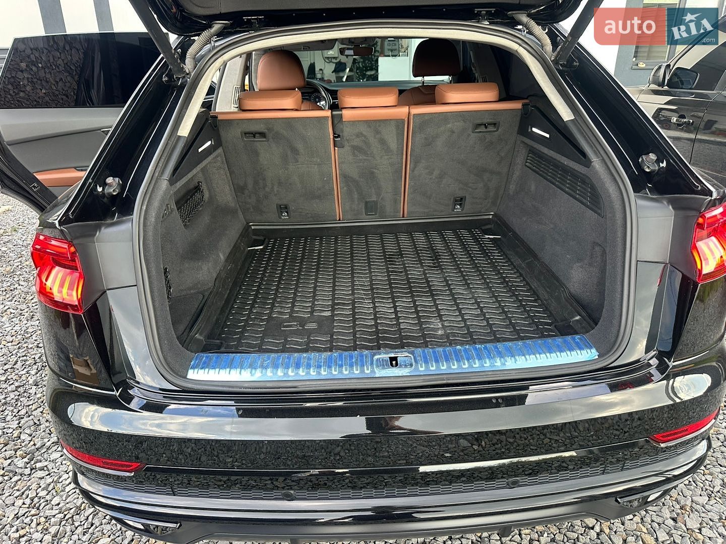 Audi Q8 2022 VIN WAUZZZF11ND014679 фото оголошення 24 з 44