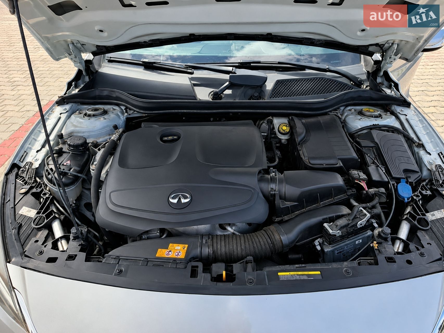 Infiniti QX30 2017 VIN SJKCH5CP8JA056305 фото оголошення 16 з 18