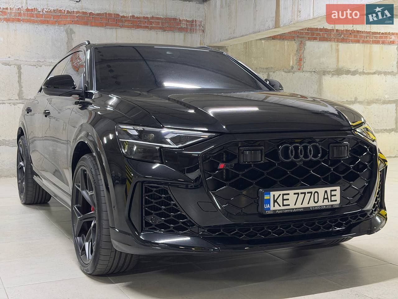 Audi RS Q8 2025 VIN WUAZZZF10SD034679 фото оголошення 12 з 25