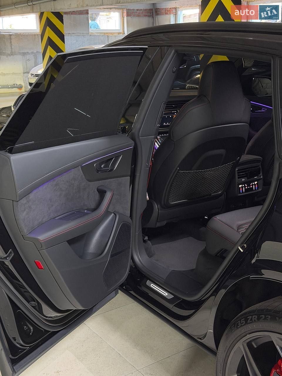 Audi RS Q8 2025 VIN WUAZZZF10SD034679 фото оголошення 17 з 25