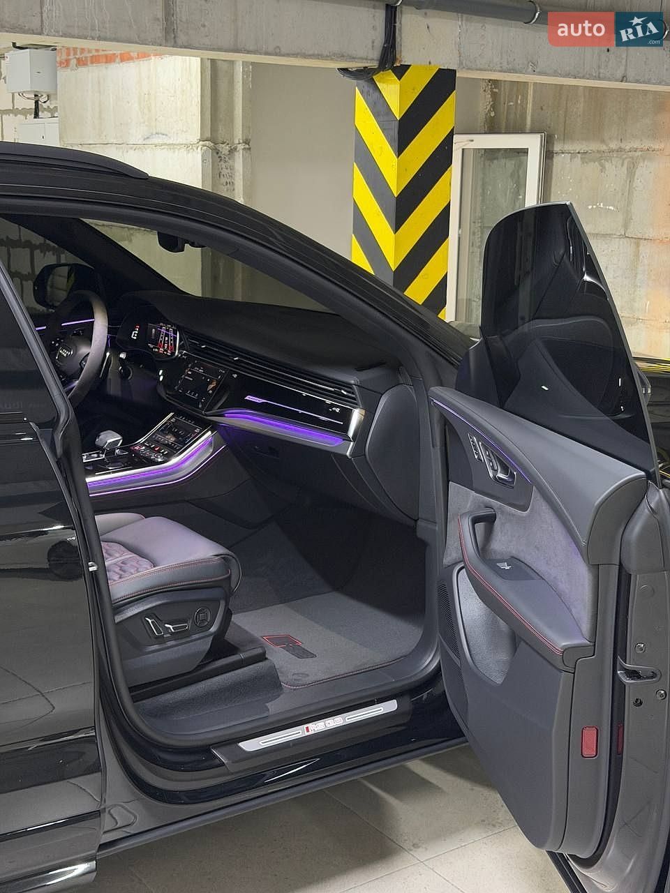 Audi RS Q8 2025 VIN WUAZZZF10SD034679 фото оголошення 20 з 25