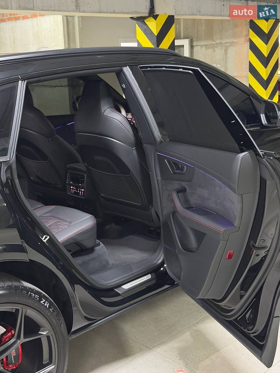 Audi RS Q8 2025 VIN WUAZZZF10SD034679 фото оголошення 23 з 25