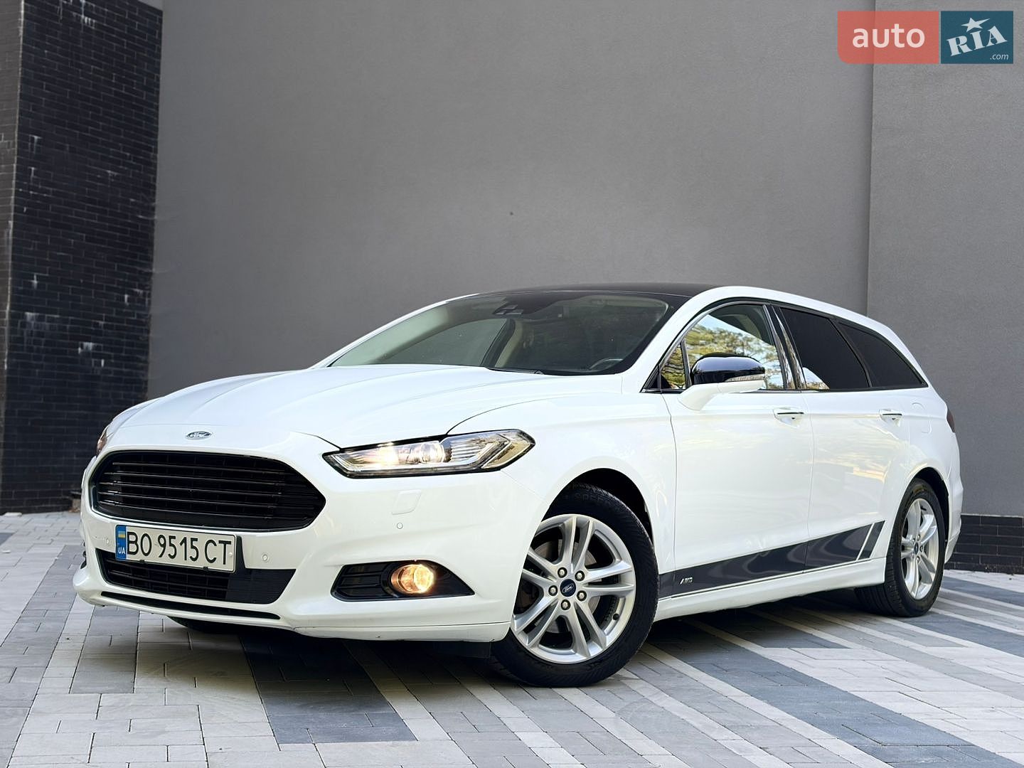 Ford Mondeo 2017 VIN WF0FXXWPCFHJ88913 фото оголошення 2 з 32