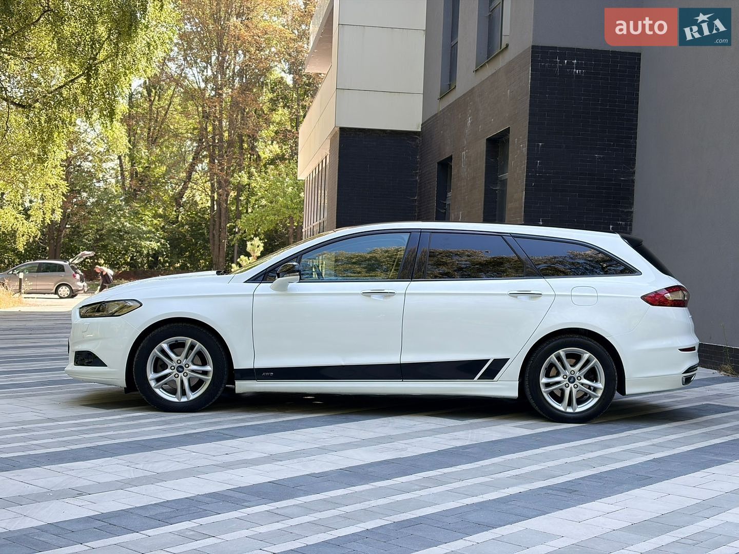 Ford Mondeo 2017 VIN WF0FXXWPCFHJ88913 фото оголошення 11 з 32