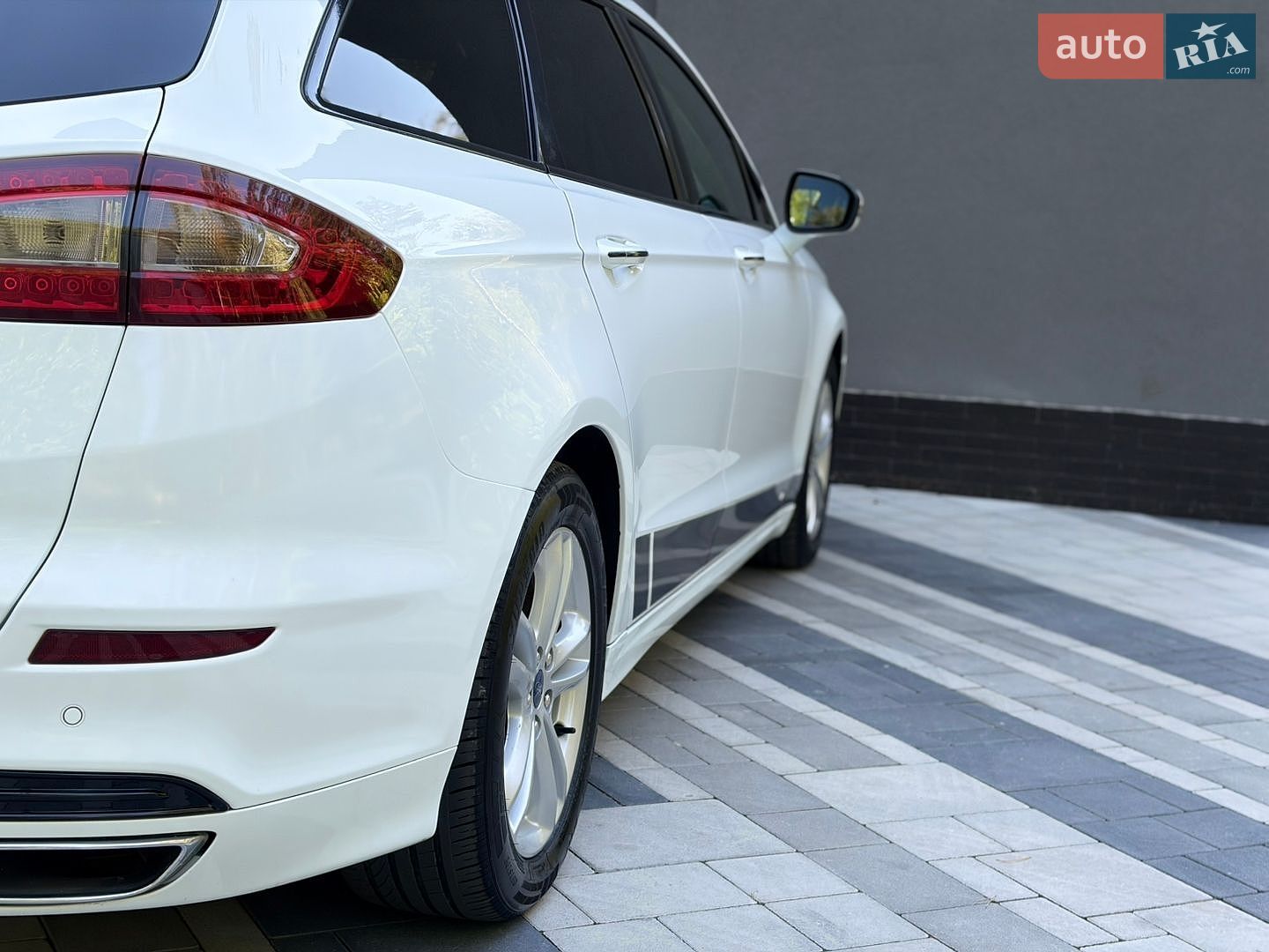 Ford Mondeo 2017 VIN WF0FXXWPCFHJ88913 фото оголошення 14 з 32