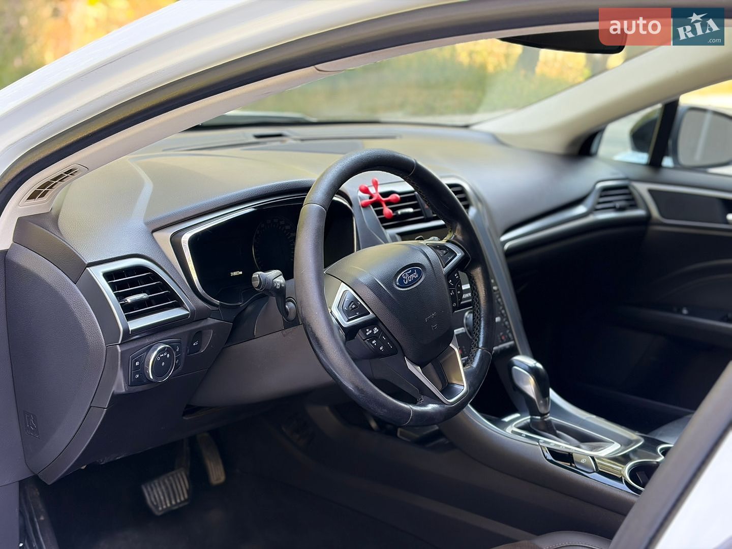 Ford Mondeo 2017 VIN WF0FXXWPCFHJ88913 фото оголошення 20 з 32