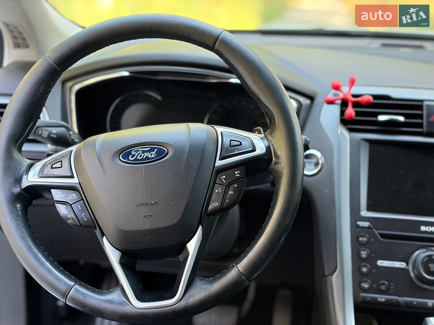 Ford Mondeo 2017 VIN WF0FXXWPCFHJ88913 фото оголошення 22 з 32