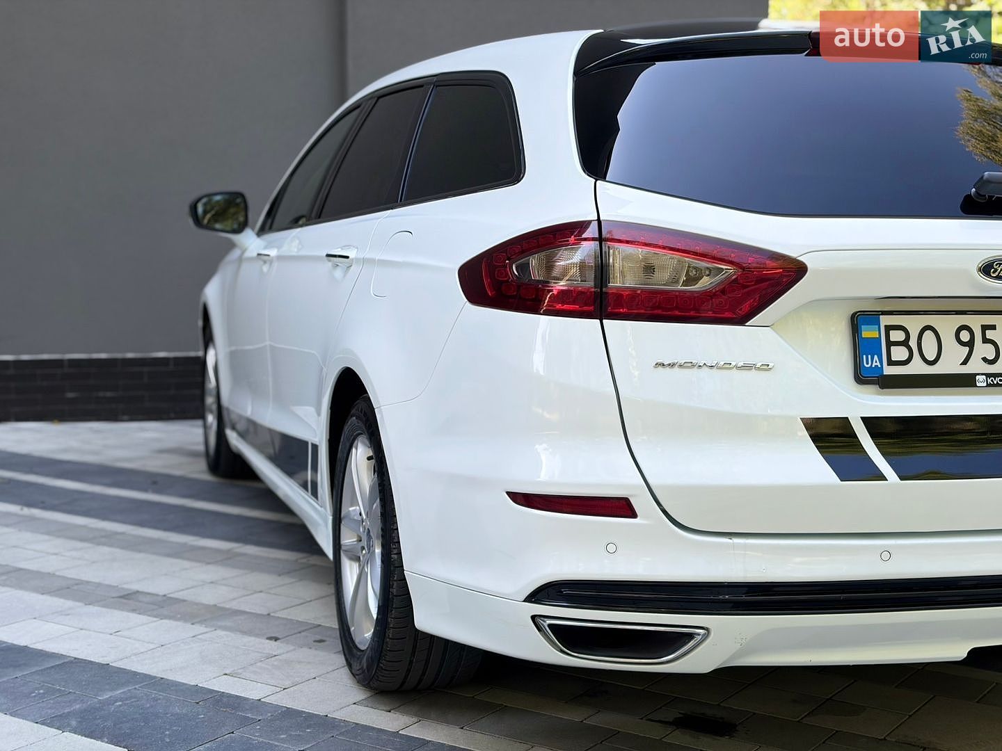 Ford Mondeo 2017 VIN WF0FXXWPCFHJ88913 фото оголошення 17 з 32