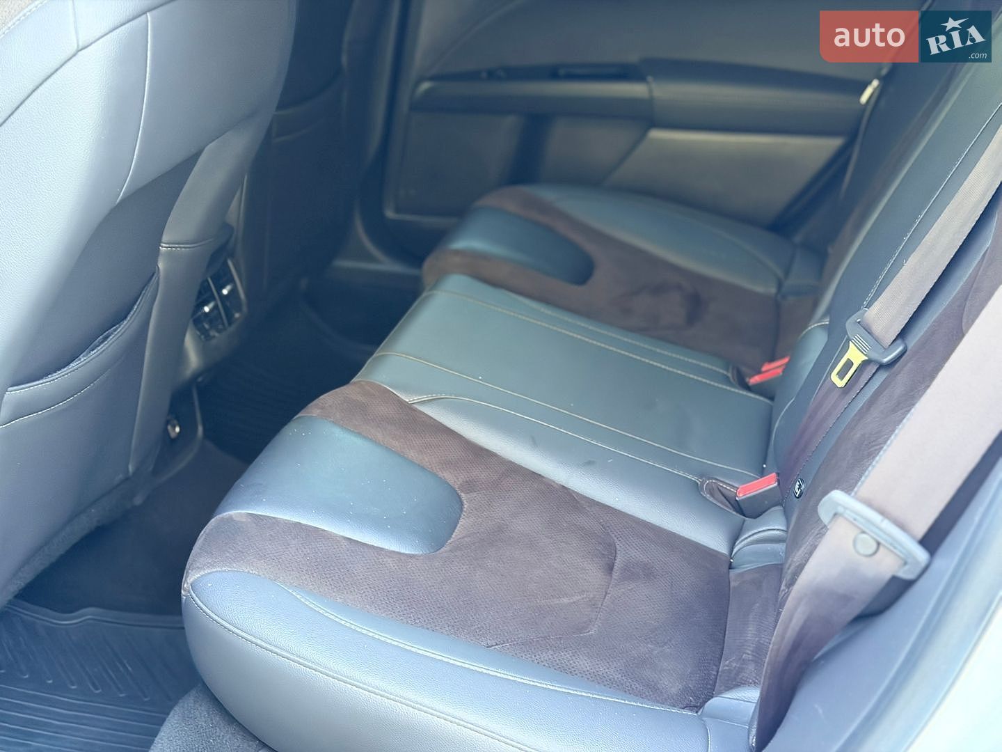 Ford Mondeo 2017 VIN WF0FXXWPCFHJ88913 фото оголошення 27 з 32