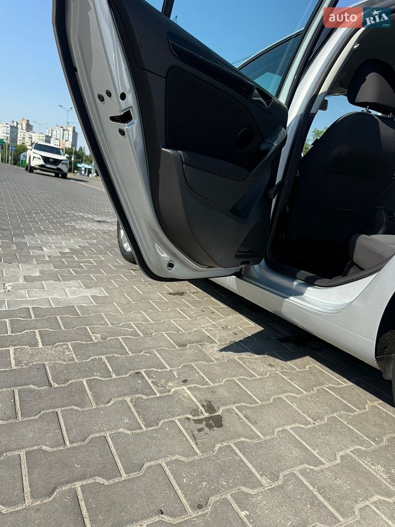 Volkswagen Golf 2011 VIN WVWZZZ1KZBP060471 фото оголошення 28 з 51