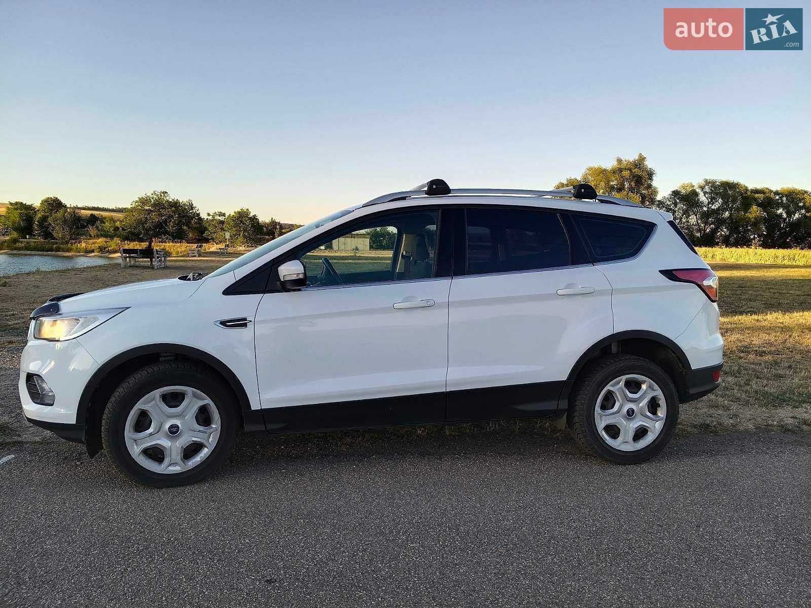 Ford Kuga 2018 VIN WF0AXXWPMAJM14146 фото оголошення 9 з 14
