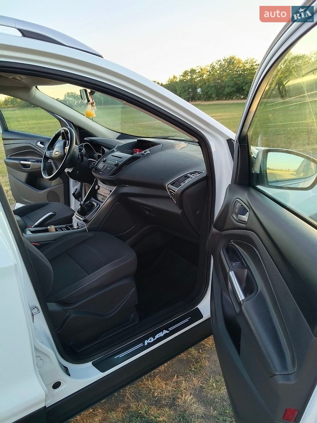 Ford Kuga 2018 VIN WF0AXXWPMAJM14146 фото оголошення 10 з 14