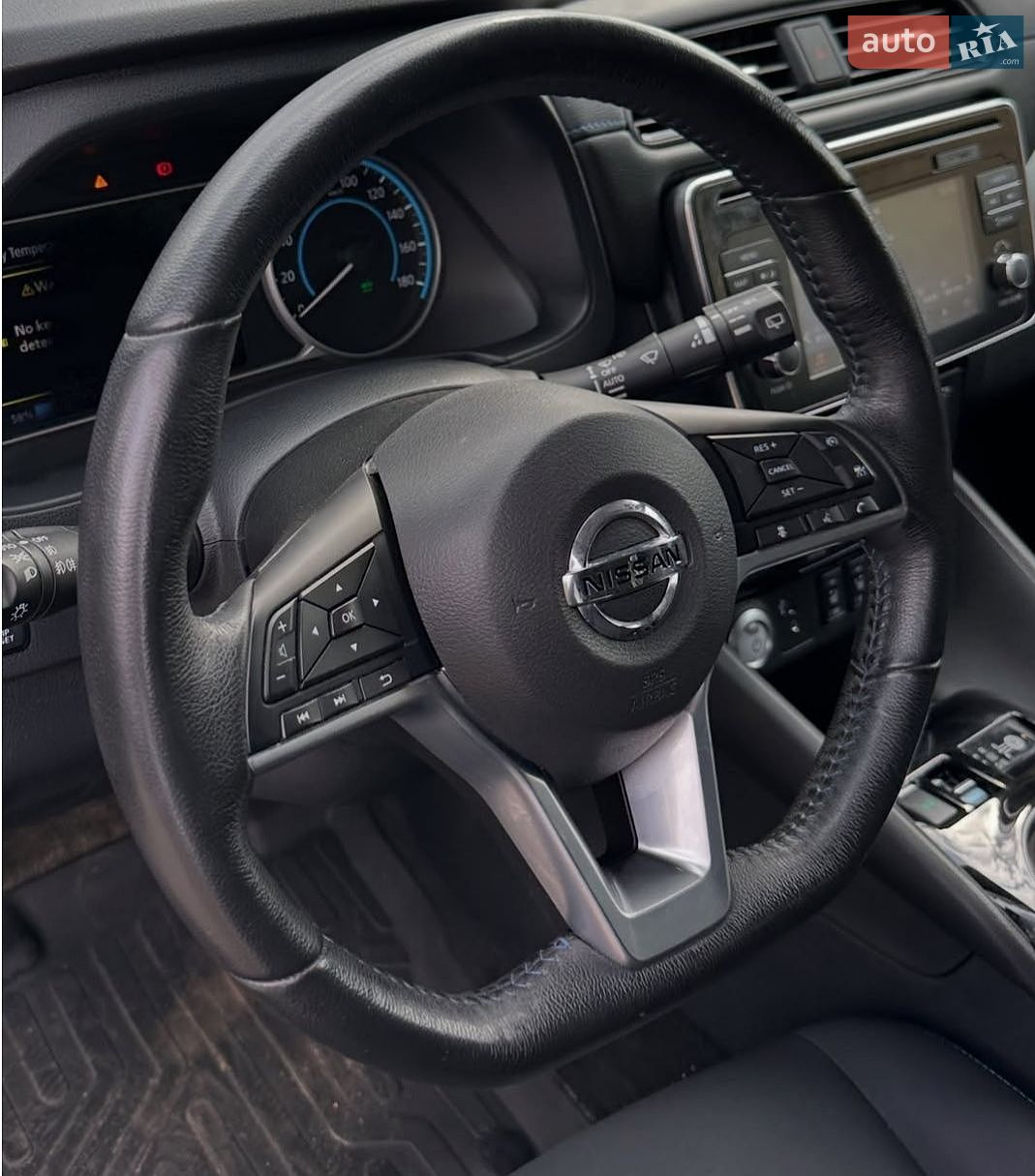 Nissan Leaf 2018 VIN SJNFAAZE1U0000996 фото оголошення 12 з 17
