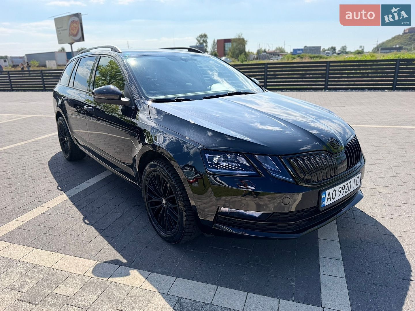 Skoda Octavia 2017 VIN TMBJG7NE0J0028086 фото оголошення 4 з 22