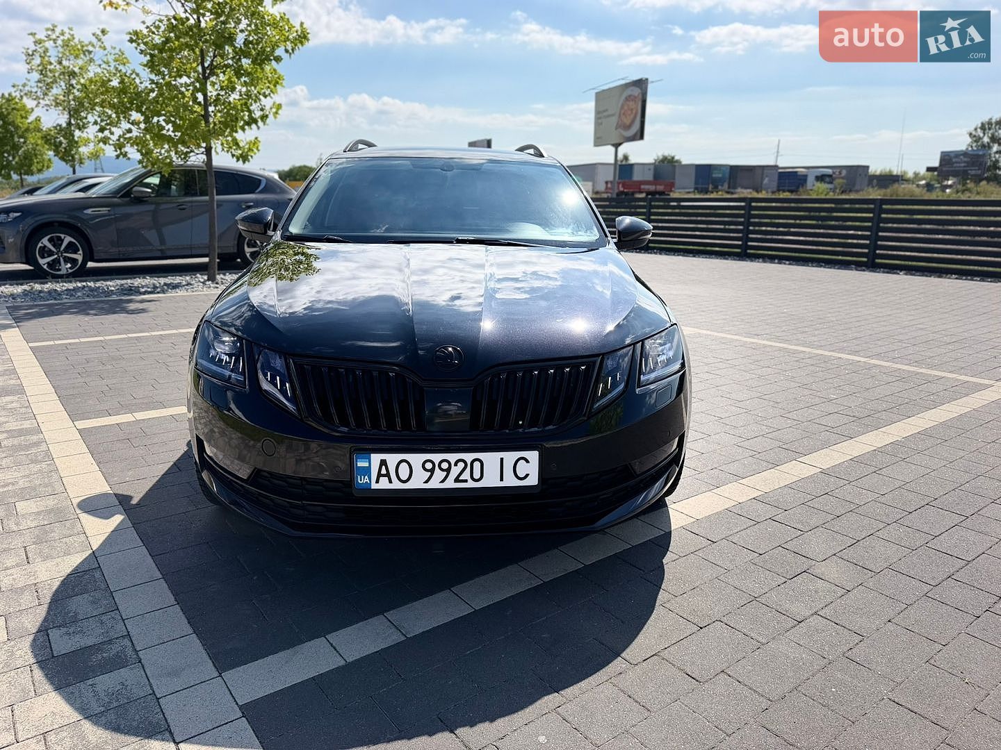 Skoda Octavia 2017 VIN TMBJG7NE0J0028086 фото оголошення 3 з 22