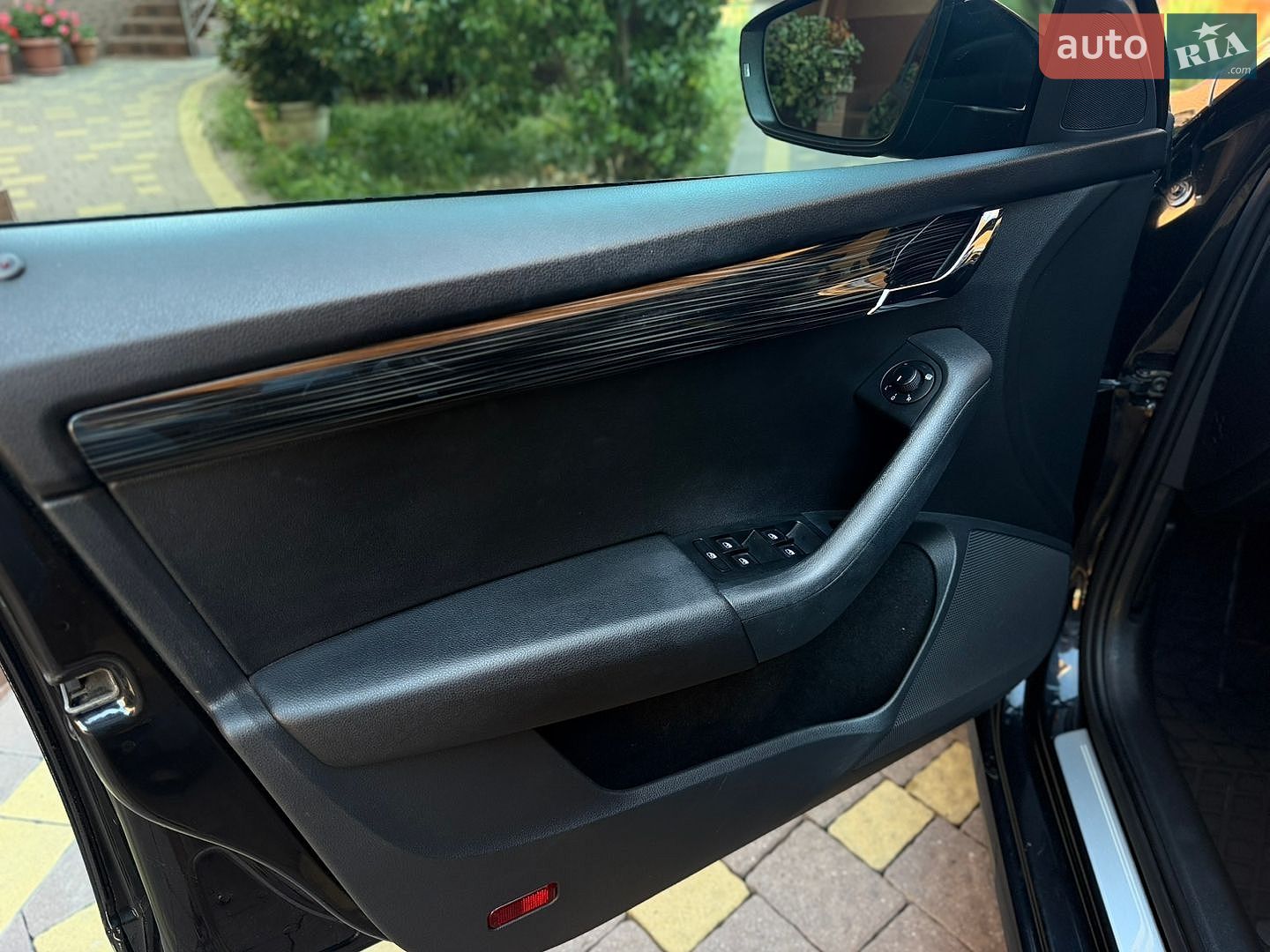 Skoda Octavia 2017 VIN TMBJG7NE0J0028086 фото оголошення 14 з 22