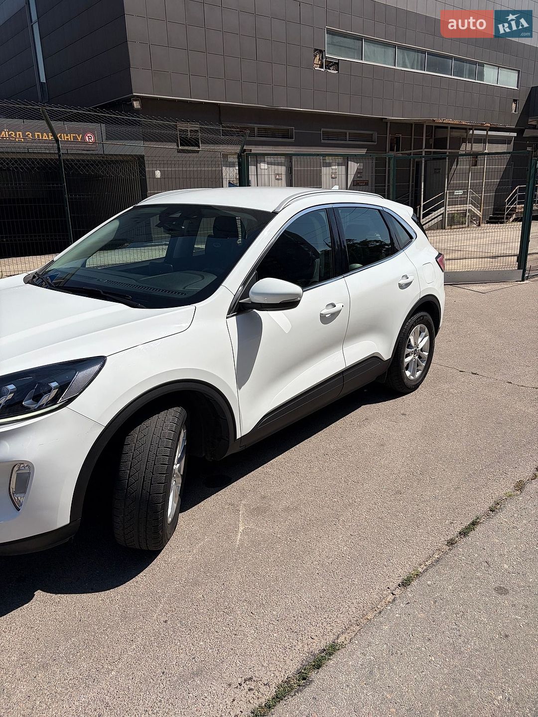 Ford Kuga 2020 VIN WF0FXXWPMFLL58679 фото оголошення 2 з 19