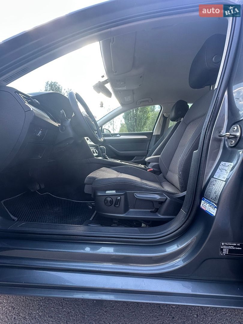 Volkswagen Passat 2016 VIN WVWZZZ3CZHE104644 фото оголошення 8 з 17
