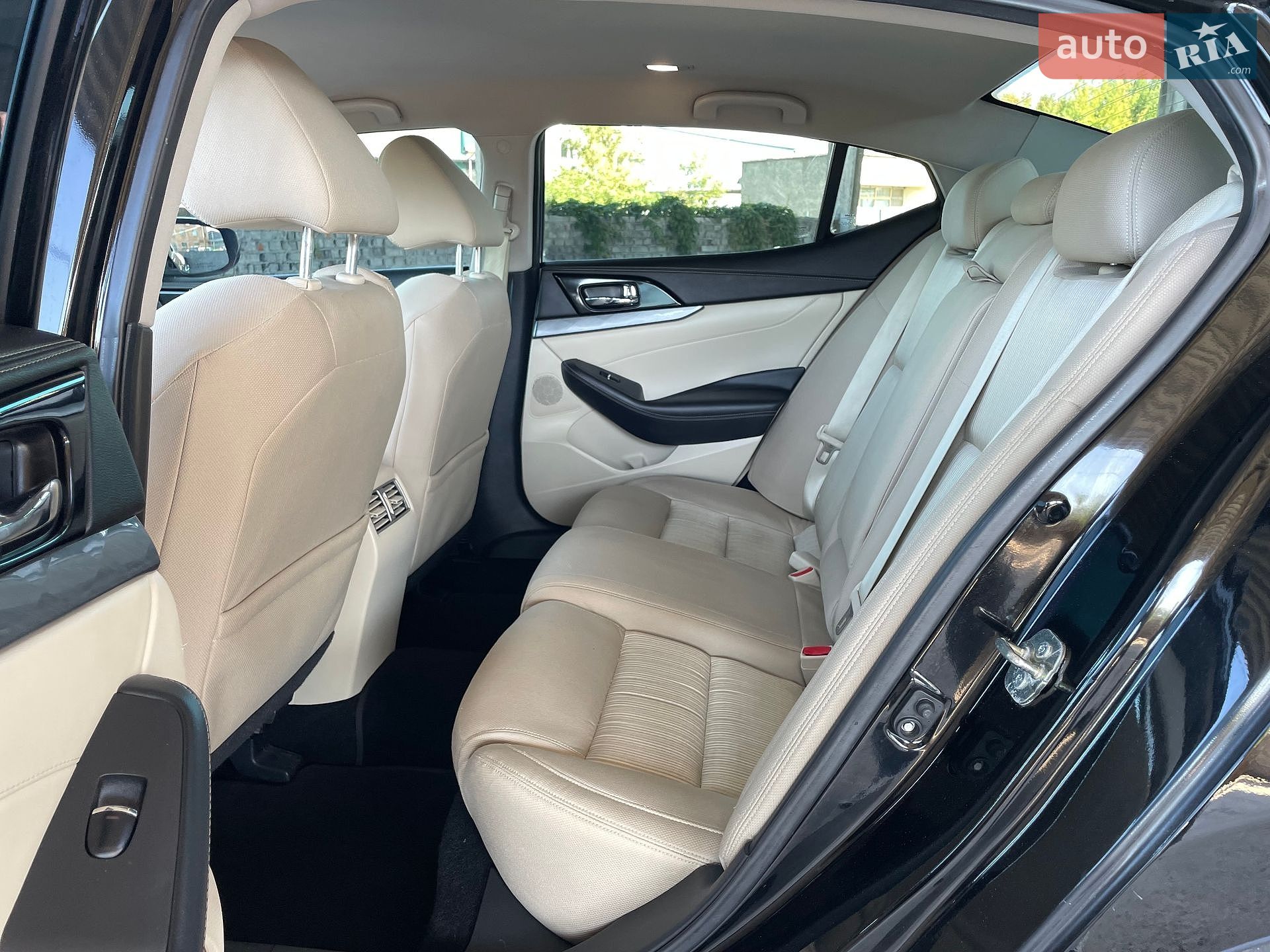Nissan Maxima 2016 VIN 1N4AA6AP2GC437285 фото оголошення 37 з 60